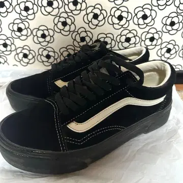 Vans 블랙 스니커즈