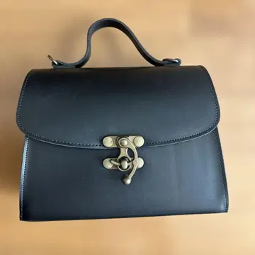 블랙 핸드백 금속제 락 포함