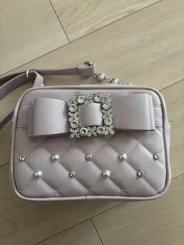 NOEMIE 아가씨 비쥬 리본 숄더백