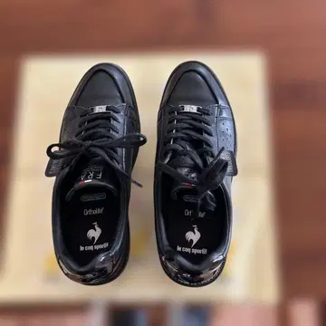 르꼬끄 스포르티브 블랙 스니커즈