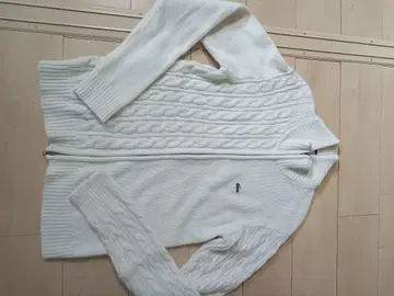 LACOSTE 화이트 케이블 니트 스웨터