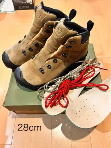 KEEN PYRENEES 등산화 28cm