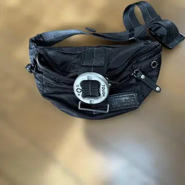 TOUGH discus 블랙 바디백 57033