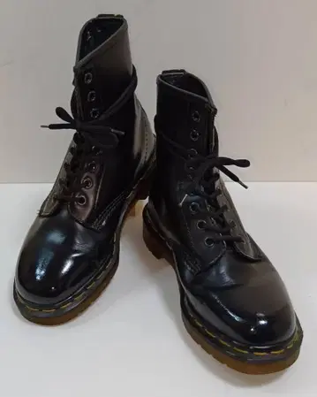 닥터마틴 1460 8홀 부츠 UK4 23cm 블랙 잉글랜드제