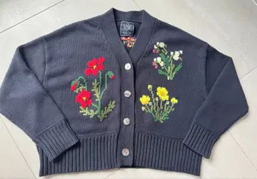 세븐텐 플라워 자수 V넥 가디건 M 사이즈 seven ten