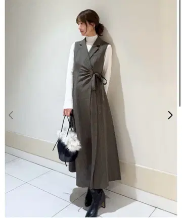 snidel Sustainable 사이드 플리츠 테일러드 원피스