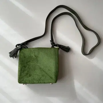 베이크루즈 그린 스웨이드 숄더백
