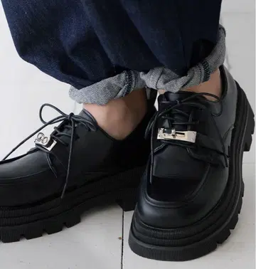 안티카 antiqua 통굽 버클 로퍼