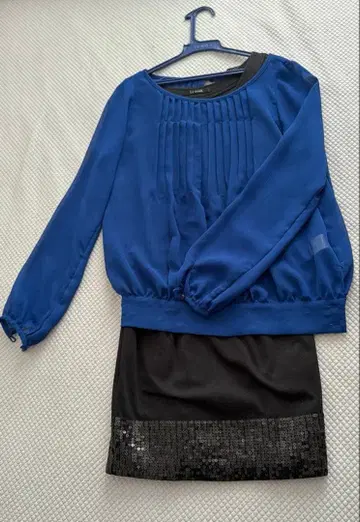 [ 새상품급 ] Le souk 파랑 슬리브리스 원피스