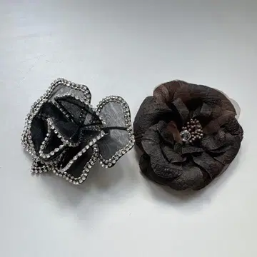 [ 새상품급 ] 코사지 브로치 레리안 블랙 브라운 플라워 여성용