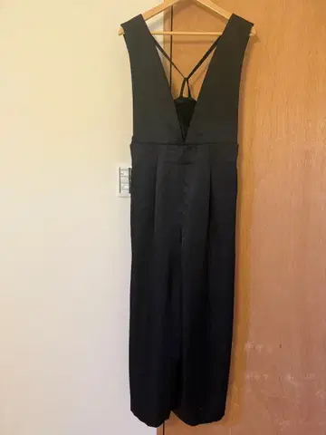 드레스 라브 새틴 블랙 올인원