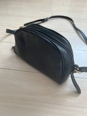 일비종떼 숄더백 블랙