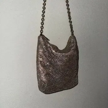 샴페인 골드 메탈 숄더백