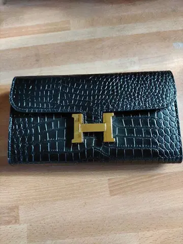 H 크로커다일풍 블랙 장지갑