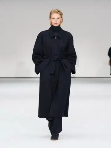 COS 네이비 벨트 롱 코트