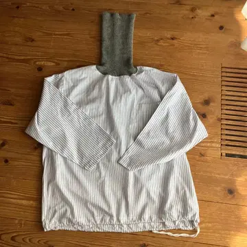 터틀넥 도킹 긴팔 셔츠 스트라이프