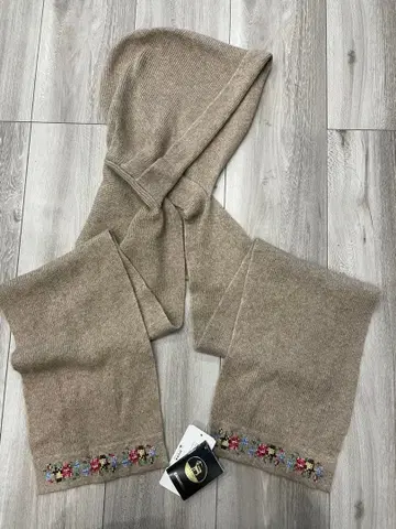 후드 부착 베이지 니트 머플러 택 포함 새상품