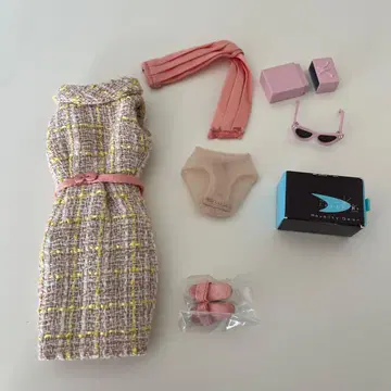 패션 로열티 쿄리 outfit