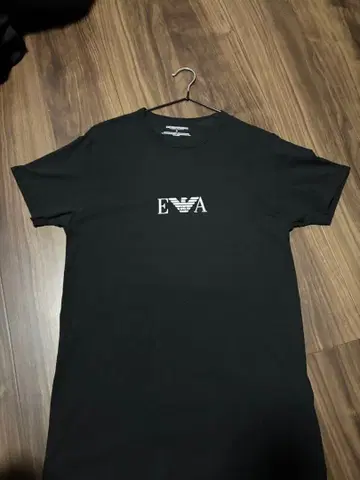 엠포리오 아르마니 블랙 티셔츠 M