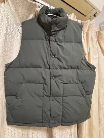 GU 올리브 그린 다운 베스트 슬리브리스