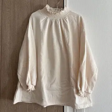 [새상품] SM2 사만사 모스모스 속기모 옷깃 셔링 티셔츠 아이보리