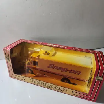 Snap-on MT-55 Freightliner 1/64