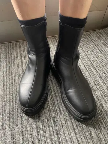 사이드 고어 부츠 블랙 미드컷