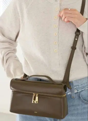 JW PEI / 제이더블유페이 HANDLE BAG