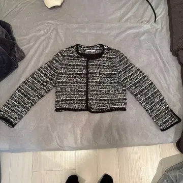 트위드 숏 자켓 블랙과 화이트