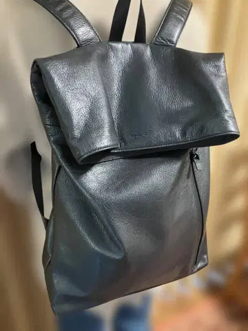 agnes b. 에네스베 경량 백팩 백 소가죽 가죽 블랙