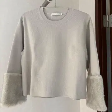 [새상품급] ICB 퍼 트리밍 니트 라이트 그레이 9호 7~8부 소매