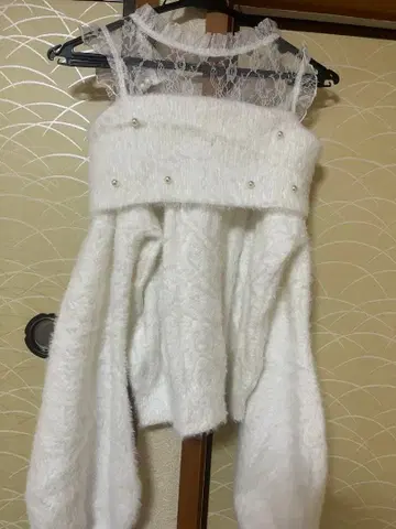 레이스 오프숄더 스웨터 화이트