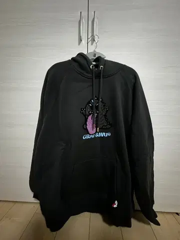 에이젬 GRAPH&WU 블랙 후드티