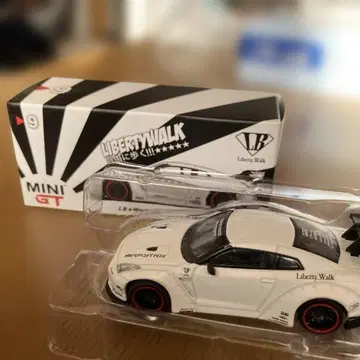 Liberty Walk MINI GT 화이트 미니카