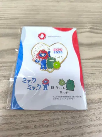 EXPO 2025 미야쿠미야쿠 & 캬쿠로 핀 배지