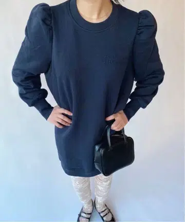 BAUM UND PFERDGARTEN (바움 운트 페르가르텐) 맨투맨