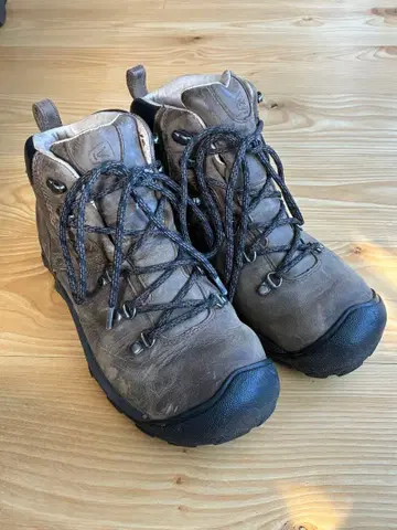 KEEN 트레킹 슈즈 브라운 26.5cm