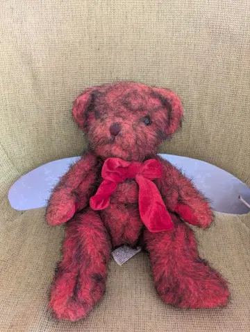 빨간색 곰 봉제 인형