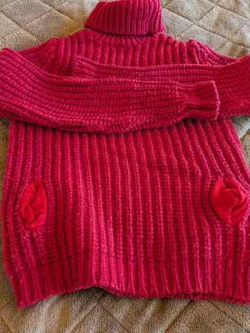 빨간색 리브 터틀넥 스웨터