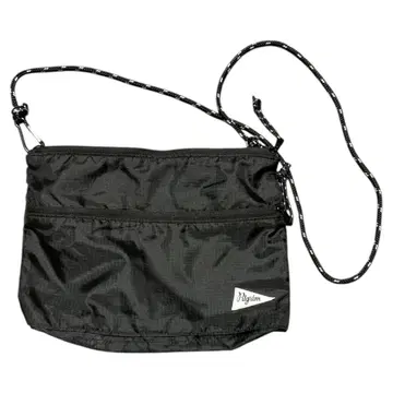 Pilgrim Surf+Supply 블랙 나일론 사코슈