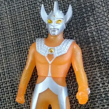 울트라맨 타로 피규어 클리어 오렌지 라메 프리미어