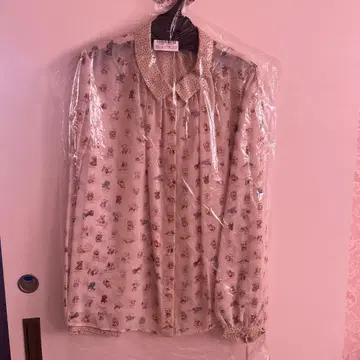 새상품 yukiemon 강아지 블라우스 오트밀색 3L