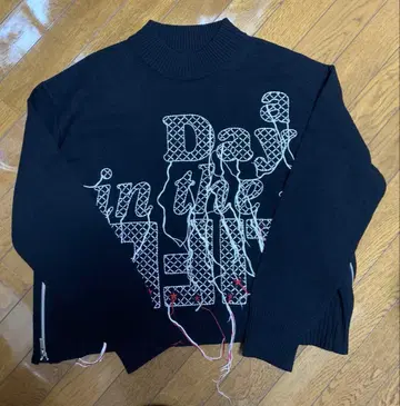 신년 가격 인하 새상품급 sacai 사카이 로고 긴팔 니트 블랙