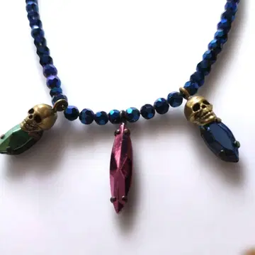 H.P.France 스컬 모티브 크리스탈 목걸이