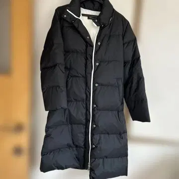 FOSSETTE 블랙 다운 코트 M 사이즈