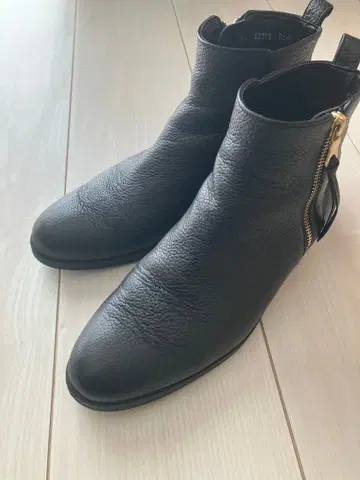 다이애나 23.5 블랙 가죽 숏부츠/사이드 지퍼