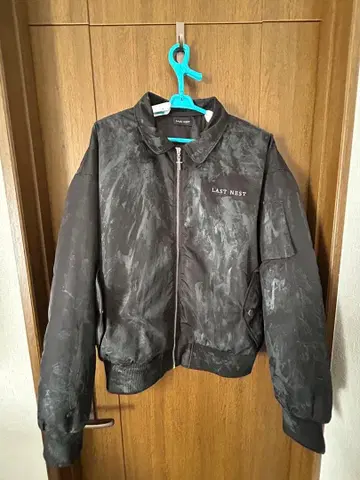LAST NEST 자켓