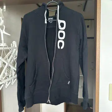 POC 블랙 집업 후드티