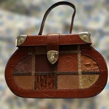 브라운 가죽 패치워크 핸드백