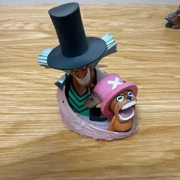 원피스 피규어 토니토니 초파와 닥터 히루루크